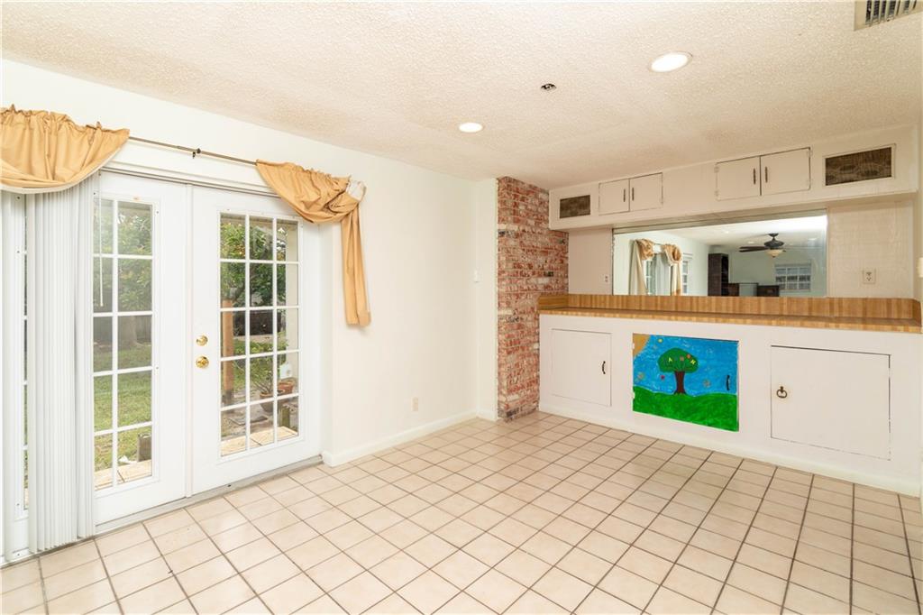 HOLLYWOOD HILLS - Residential