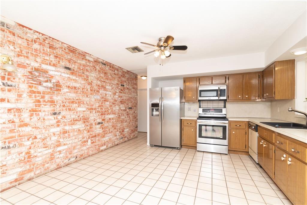 HOLLYWOOD HILLS - Residential