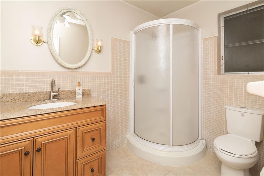 HOLLYWOOD HILLS - Residential