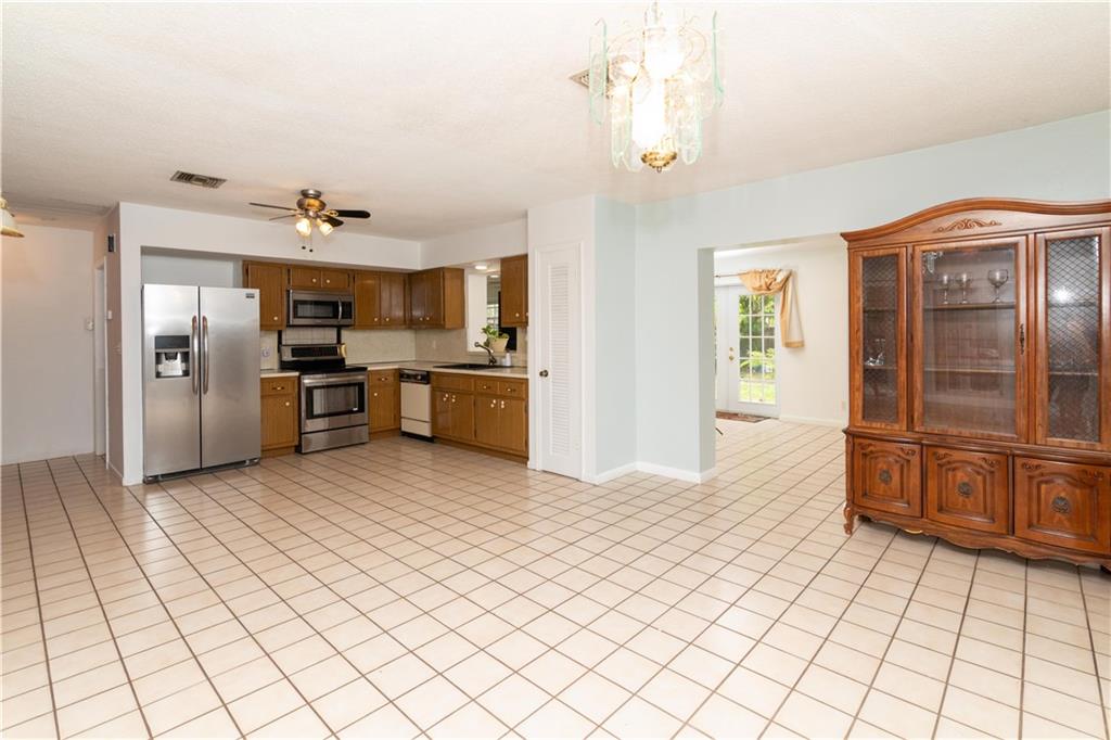 HOLLYWOOD HILLS - Residential