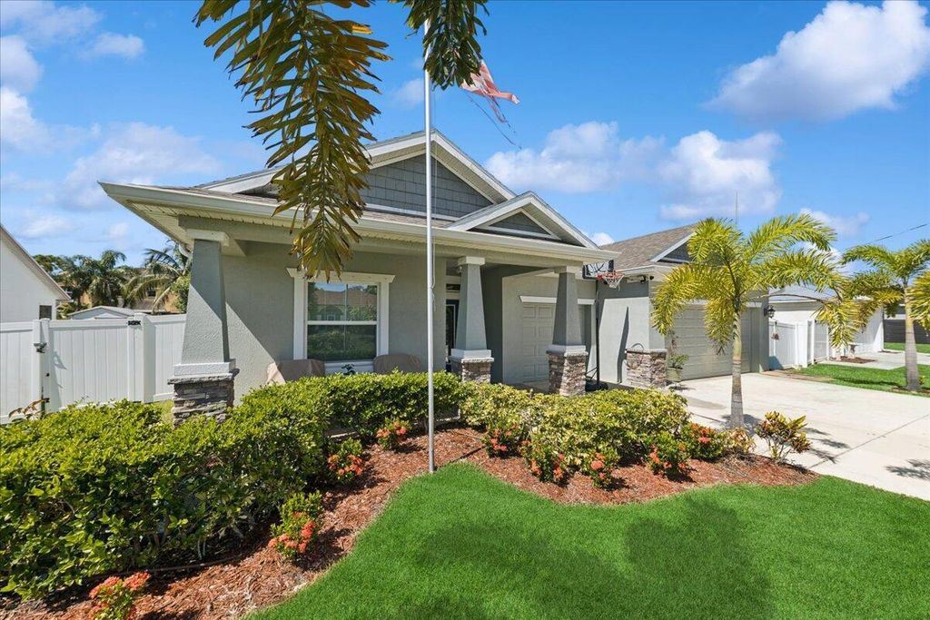 Photo of 343 SE Fisk Road, Port Saint Lucie, FL 34984 (MLS # B26005442)