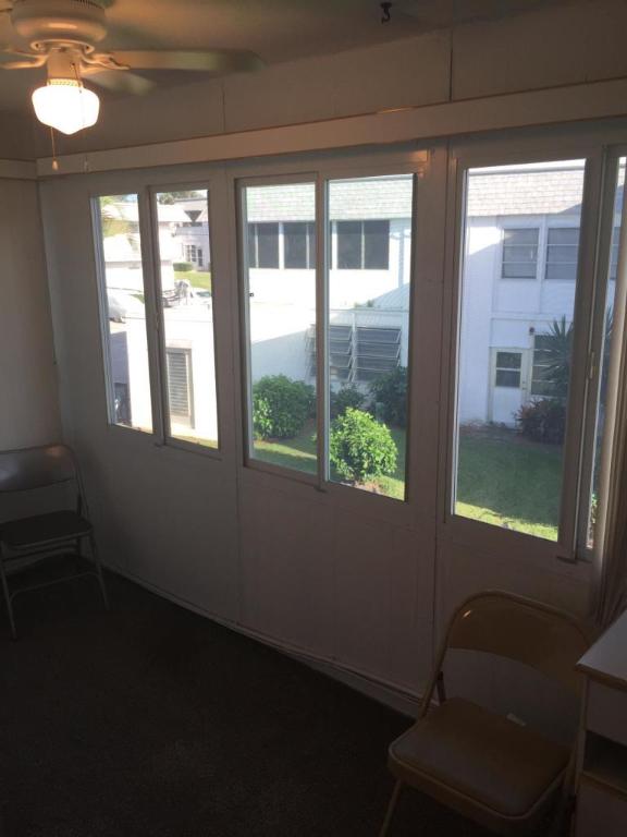 MURRY HILLS APT BLDG CONDO - Residential Lease