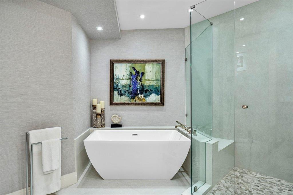 TWENTY ONE HUNDRED CONDO - Residential