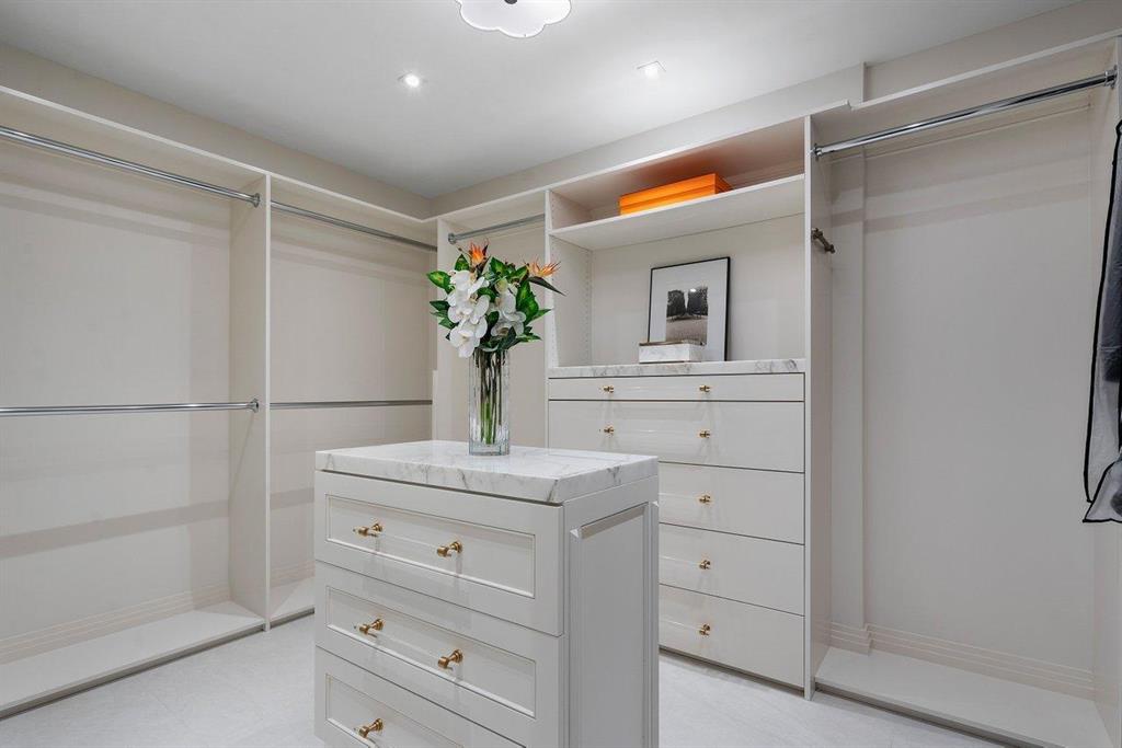 TWENTY ONE HUNDRED CONDO - Residential