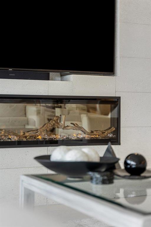 TWENTY ONE HUNDRED CONDO - Residential