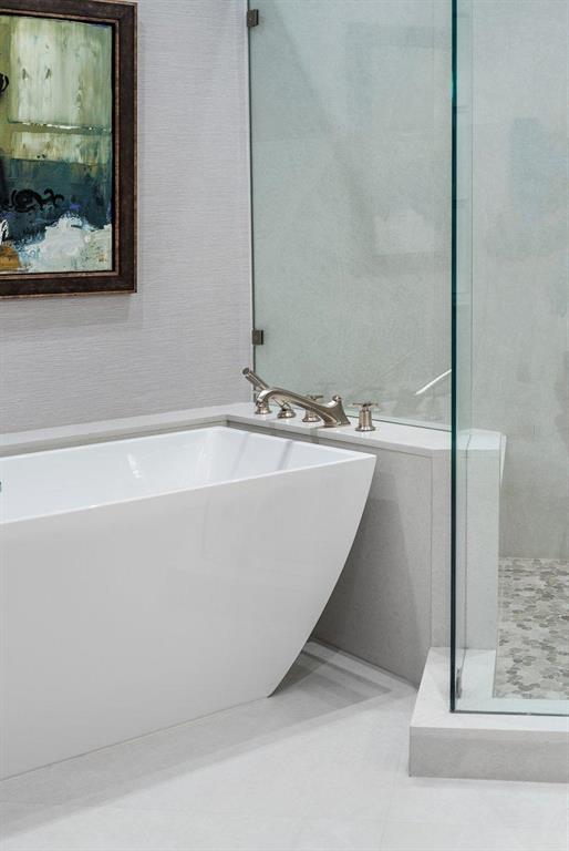 TWENTY ONE HUNDRED CONDO - Residential