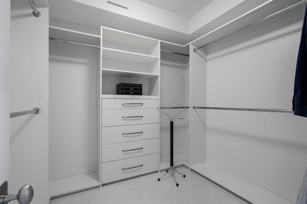 TWENTY ONE HUNDRED CONDO - Residential