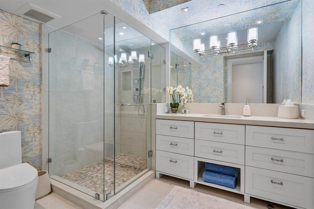 TWENTY ONE HUNDRED CONDO - Residential