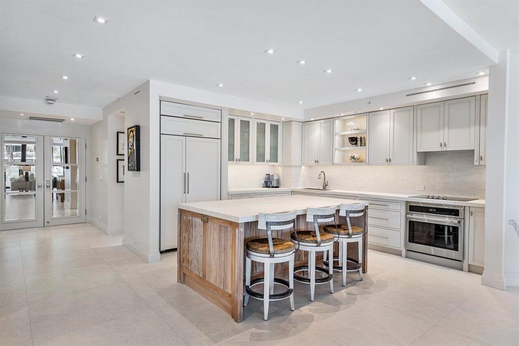 TWENTY ONE HUNDRED CONDO - Residential