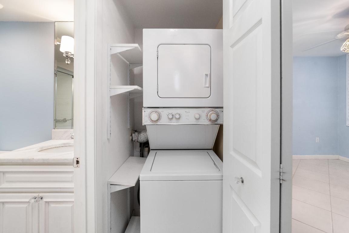 ISLAND CREST CONDOMINIUM - Residential