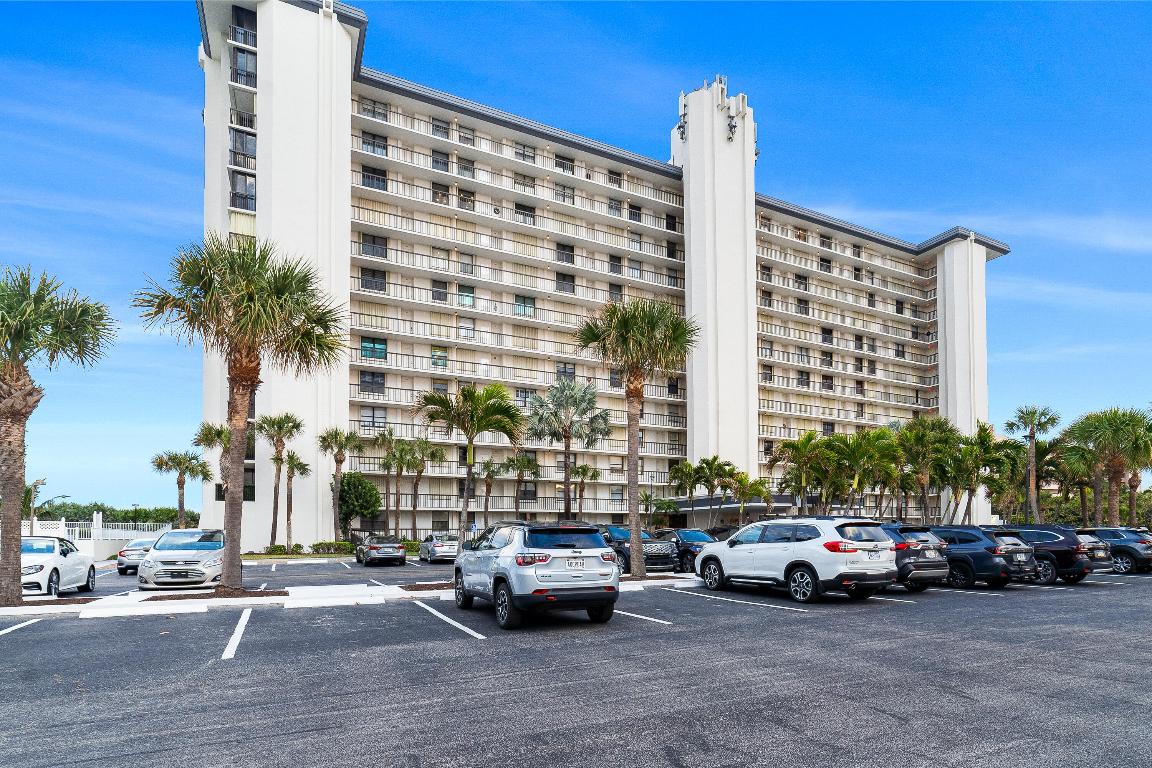 ISLAND CREST CONDOMINIUM - Residential