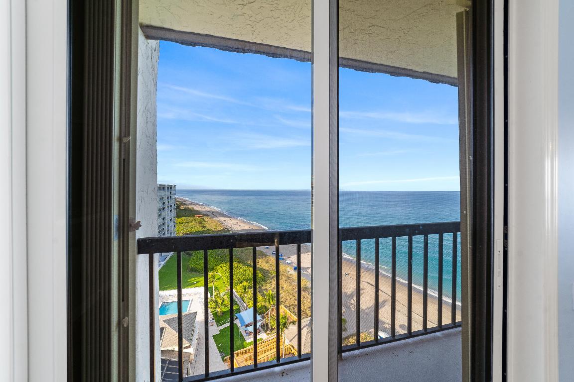 ISLAND CREST CONDOMINIUM - Residential