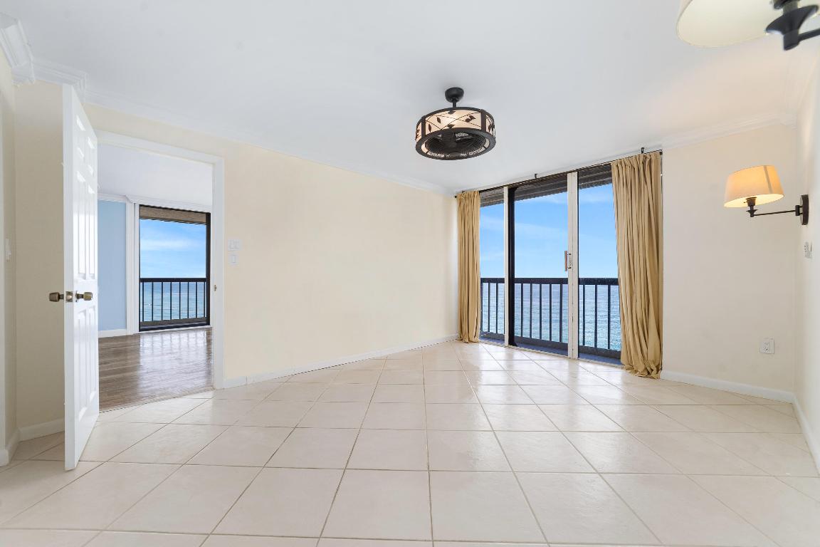 ISLAND CREST CONDOMINIUM - Residential