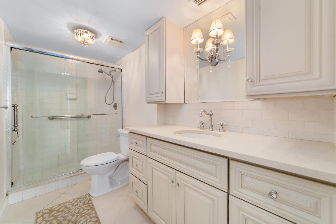 ISLAND CREST CONDOMINIUM - Residential