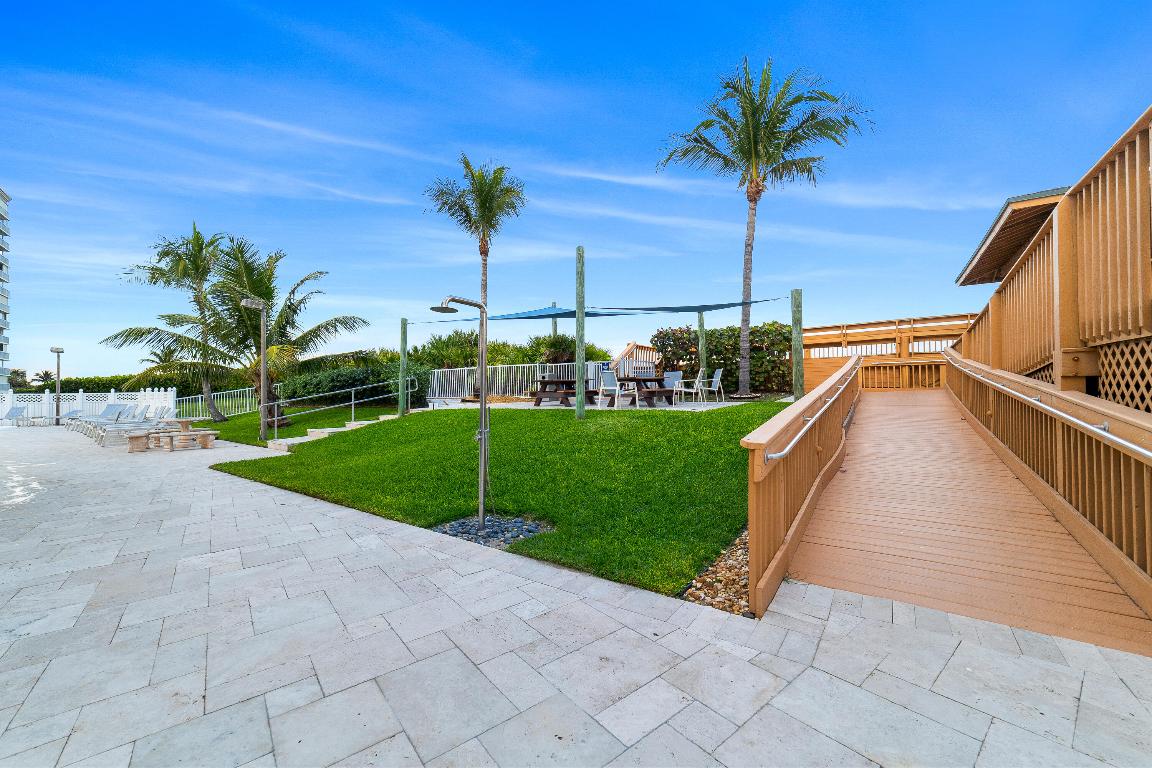 ISLAND CREST CONDOMINIUM - Residential