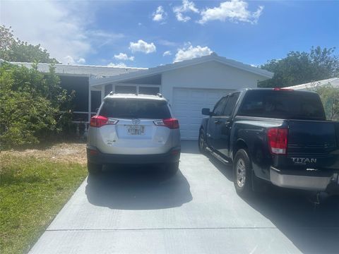 Single Family Residence in Pompano Beach FL 2801 1st Ave Ave.jpg