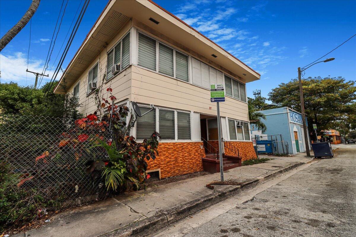 BRICKELL RIVERVIEW - Commercial Sale