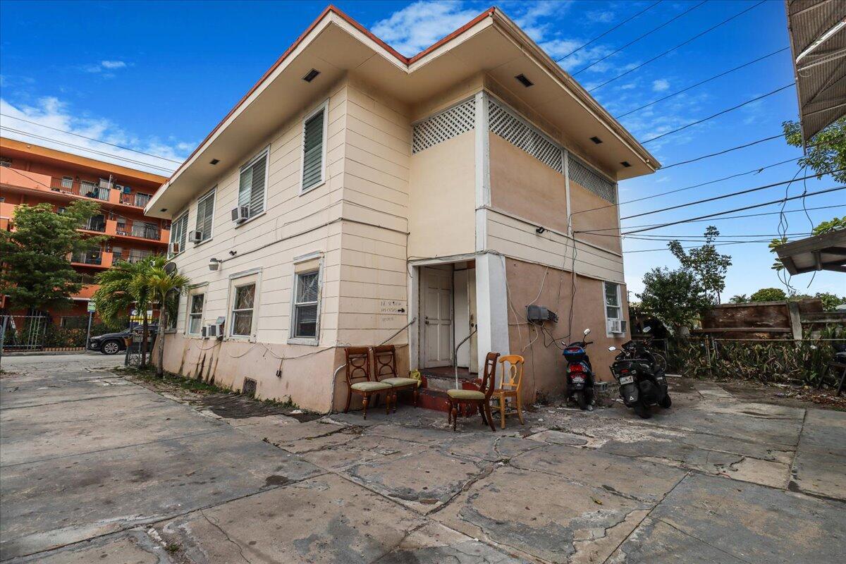 BRICKELL RIVERVIEW - Commercial Sale