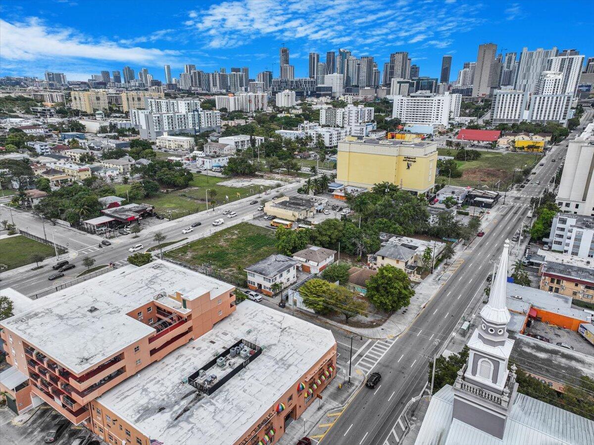 BRICKELL RIVERVIEW - Commercial Sale