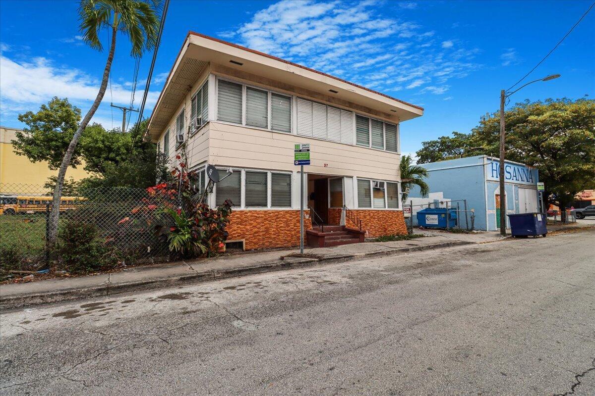 BRICKELL RIVERVIEW - Commercial Sale