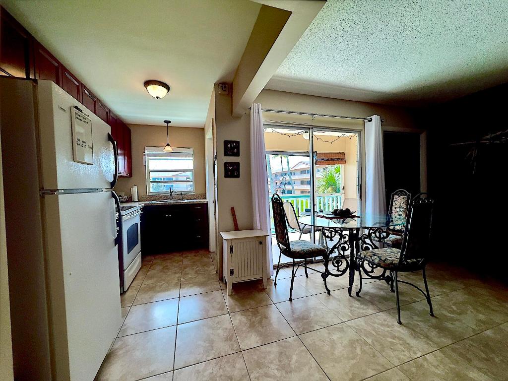 BEVERLY HILLS CONDO NUMBER SEVEN - Residential