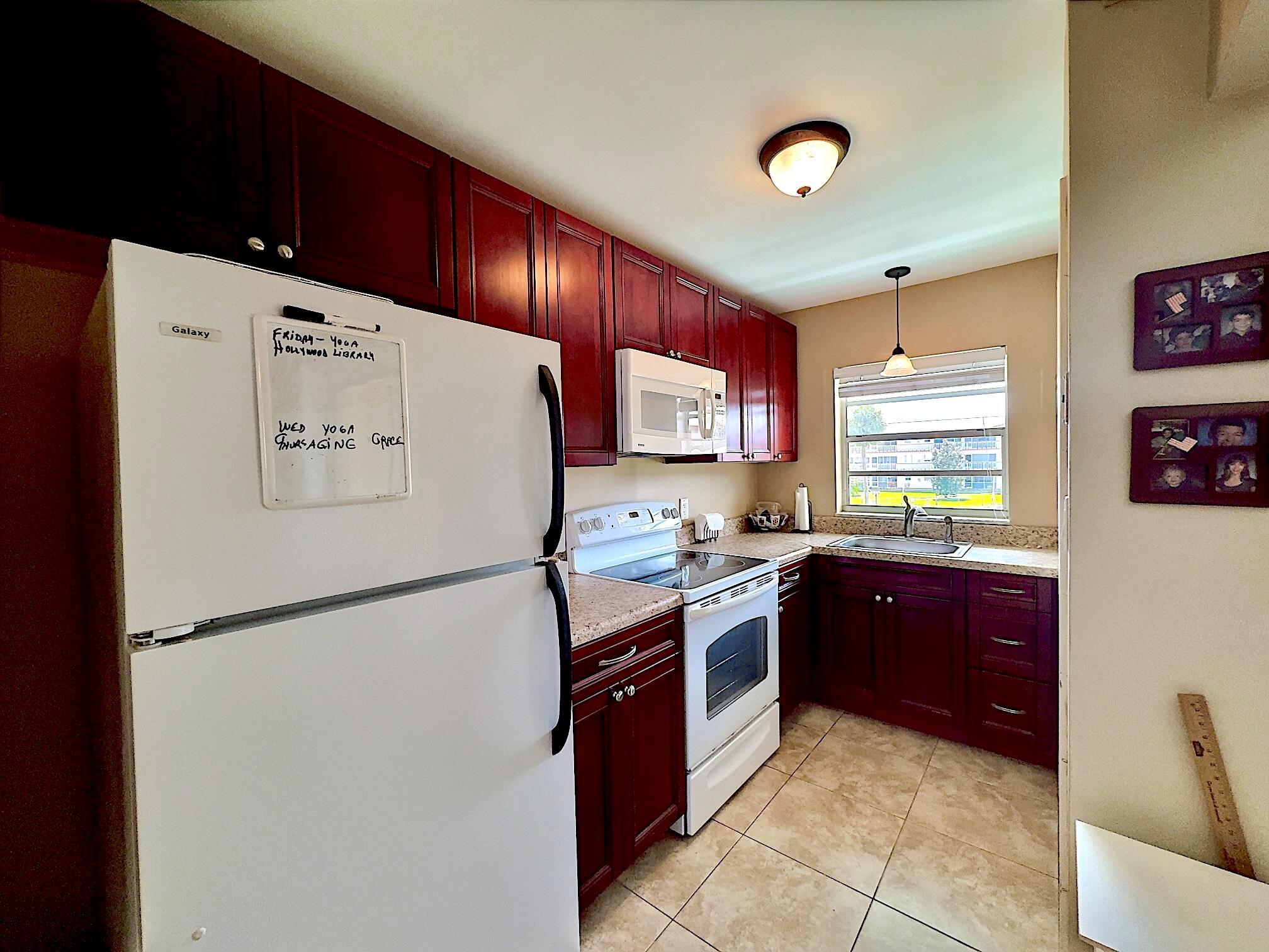 BEVERLY HILLS CONDO NUMBE - Residential