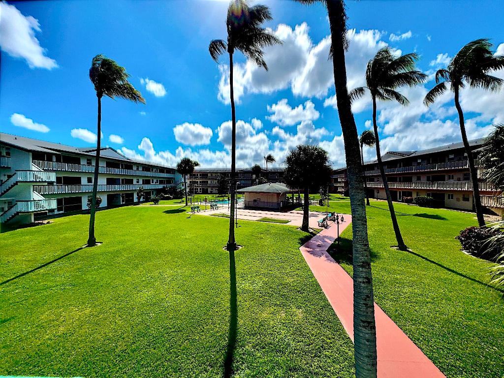 BEVERLY HILLS CONDO NUMBER SEVEN - Residential