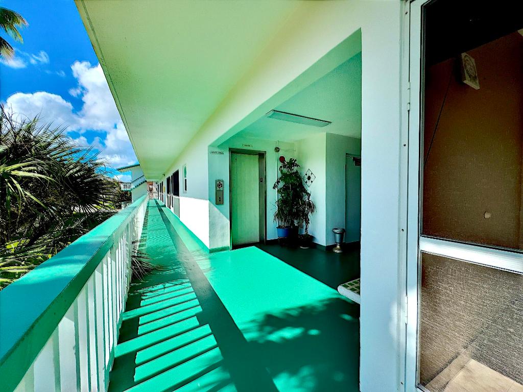 BEVERLY HILLS CONDO NUMBER SEVEN - Residential