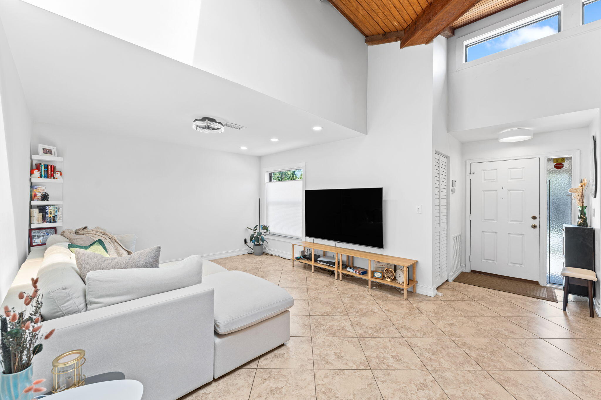 PINES AT WOODMONT CONDO - Residential