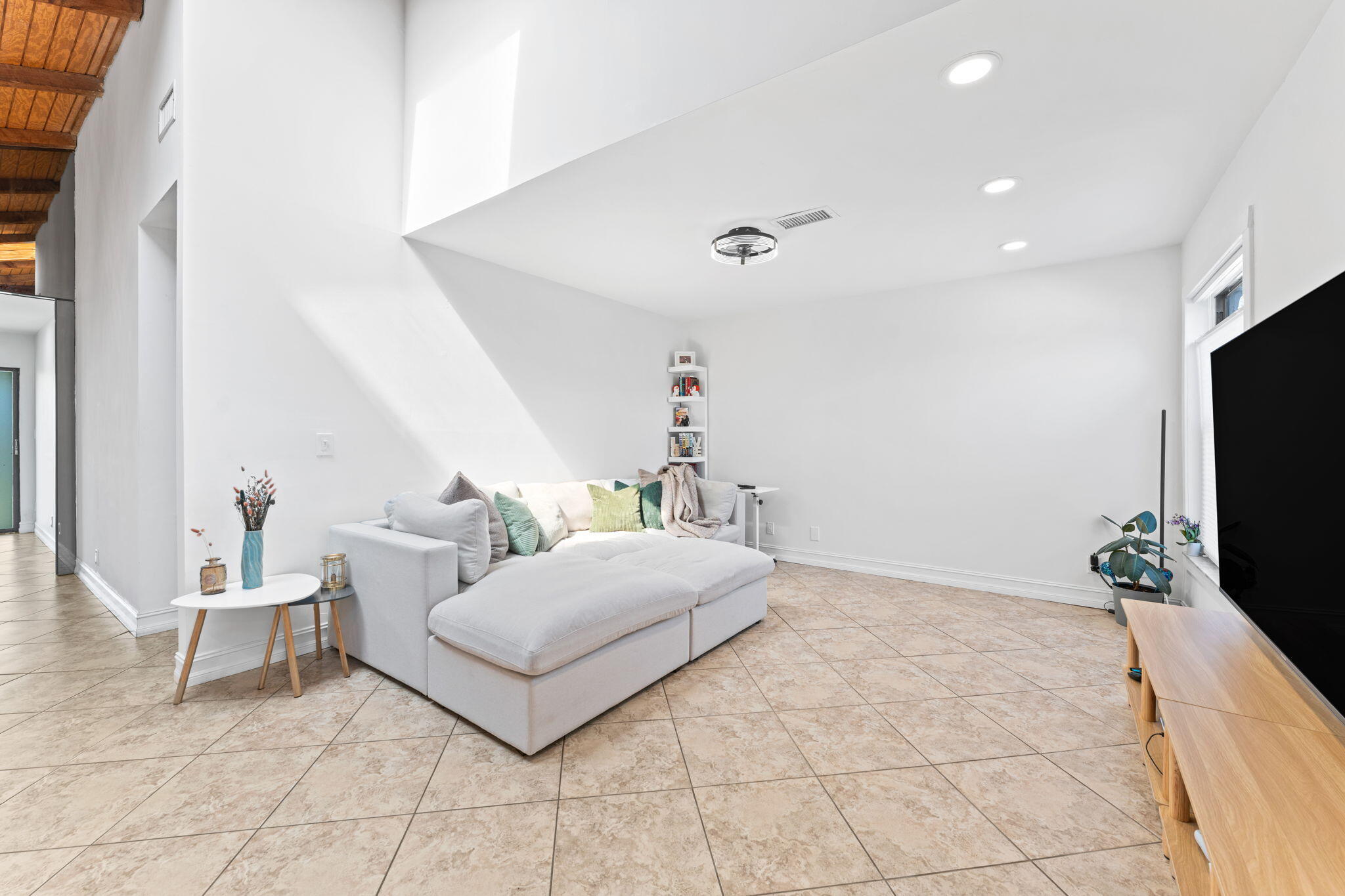 PINES AT WOODMONT CONDO - Residential