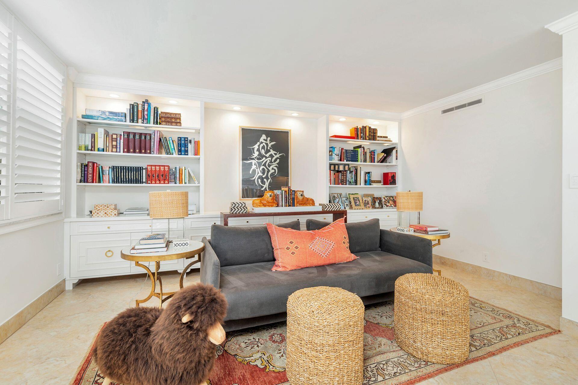 LA PALMA CONDO - Residential