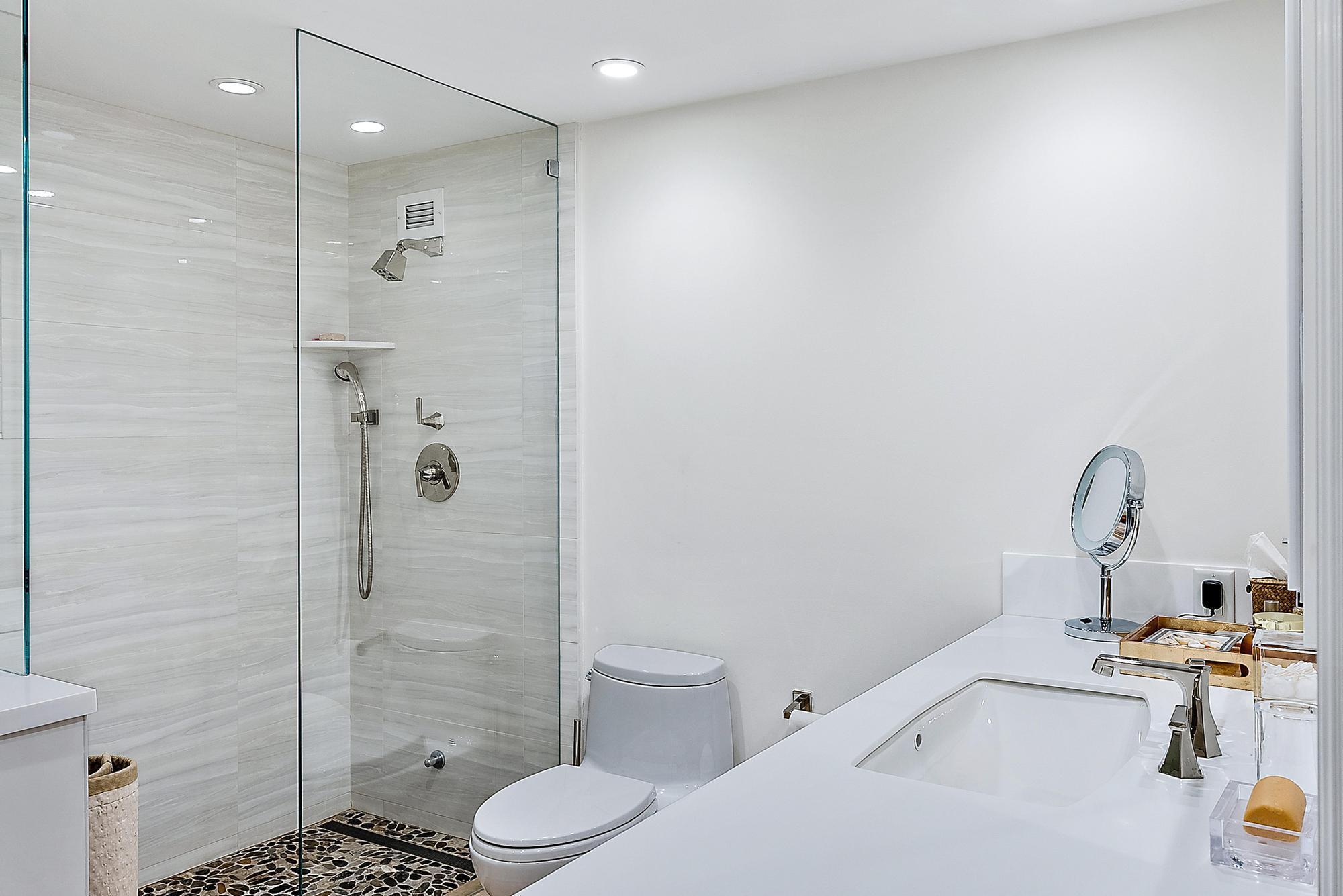 LA PALMA CONDO - Residential