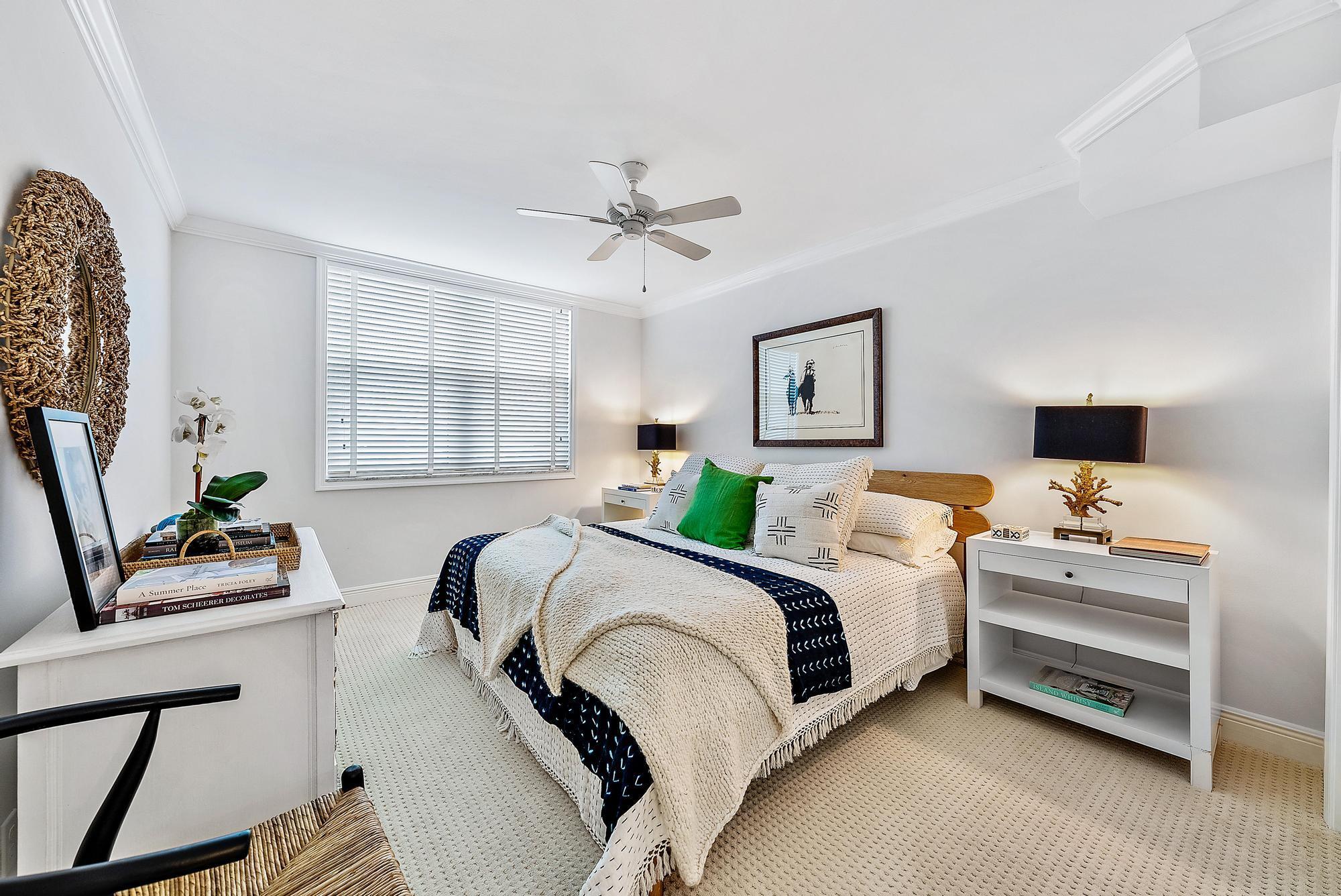 LA PALMA CONDO - Residential