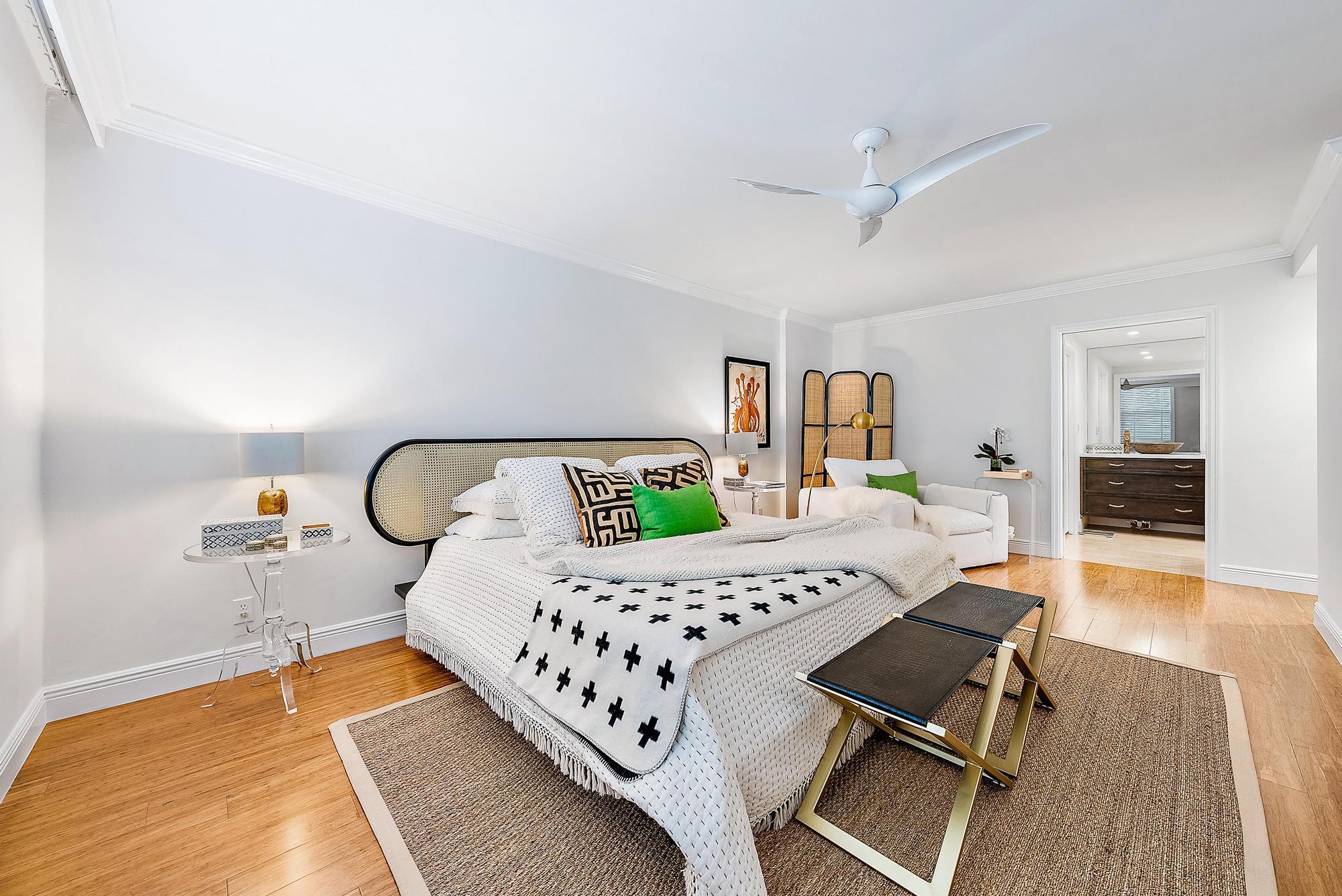 LA PALMA CONDO - Residential