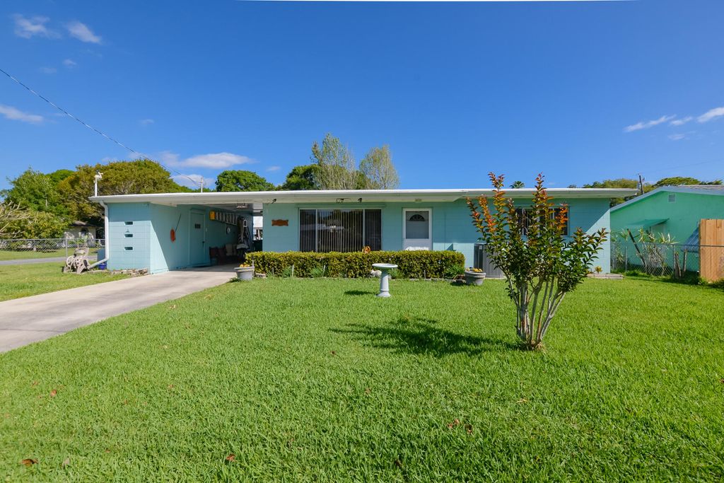Photo of 2304 N Barbara Avenue, Fort Pierce, FL 34982 (MLS # R10785659)