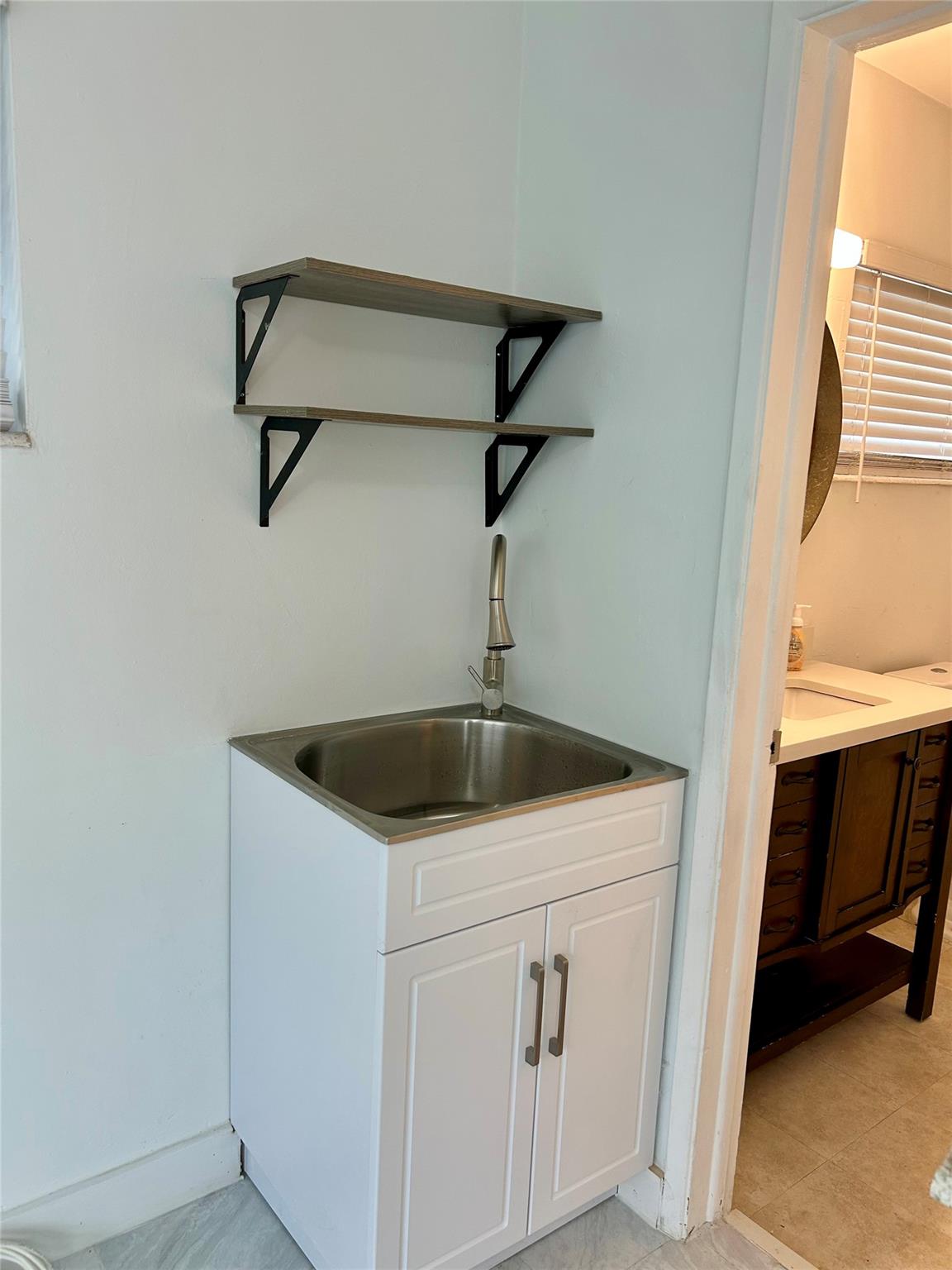 Pompano Shores 27-47 B - Residential Lease