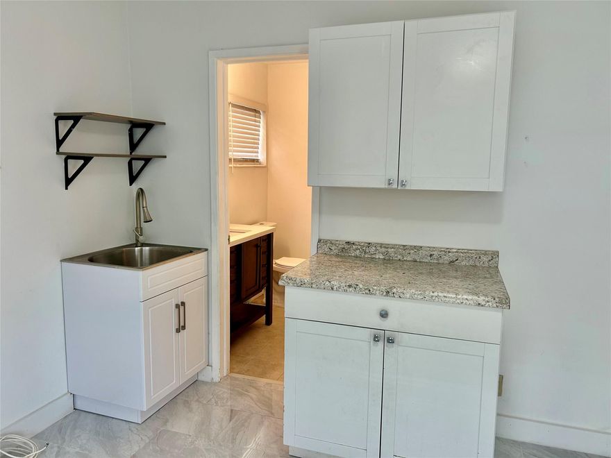 BEAUTIFULLY REMODELED STUDIO EAST OF US1 WALKING DISTANCE TO WALMART SHOPPING PLAZA. VERY QUIET AND SAFE AREA. PRIVATE ENCLOSED PATIO. FOR ONE PERSON ONLY. LAUNDRY ON THE SITE.