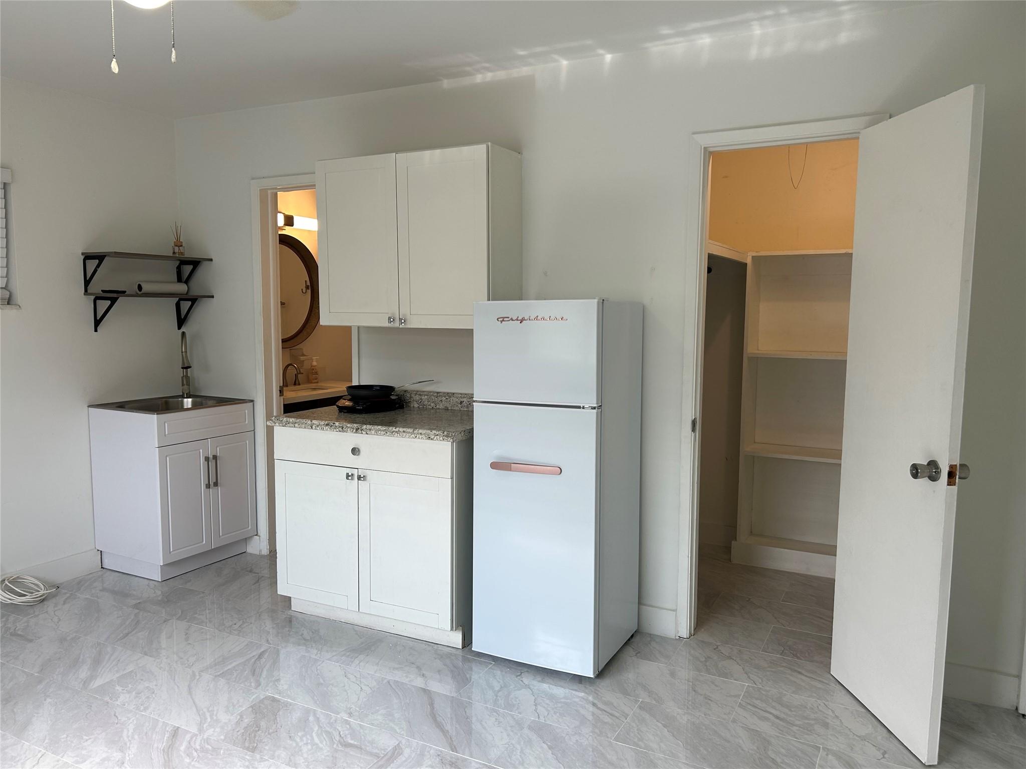 Pompano Shores 27-47 B - Residential Lease