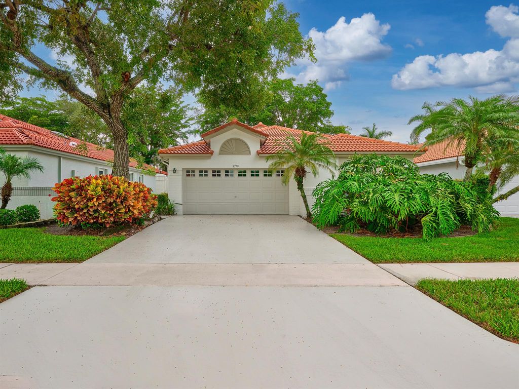 Photo of 9758 Harbour Lake Circle, Boynton Beach, FL 33437 (MLS # R11121903)