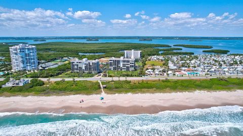 A home in Hutchinson Island