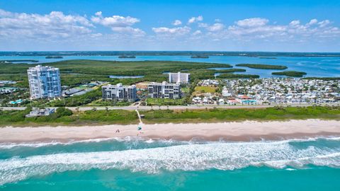 A home in Hutchinson Island