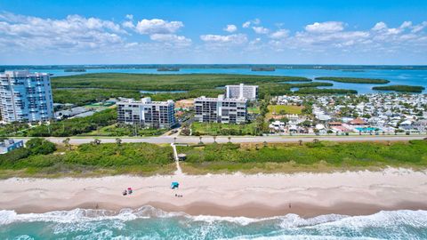 A home in Hutchinson Island