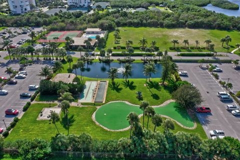 A home in Hutchinson Island