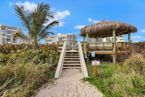 A home in Hutchinson Island