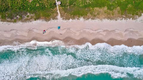 A home in Hutchinson Island