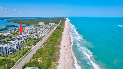 A home in Hutchinson Island