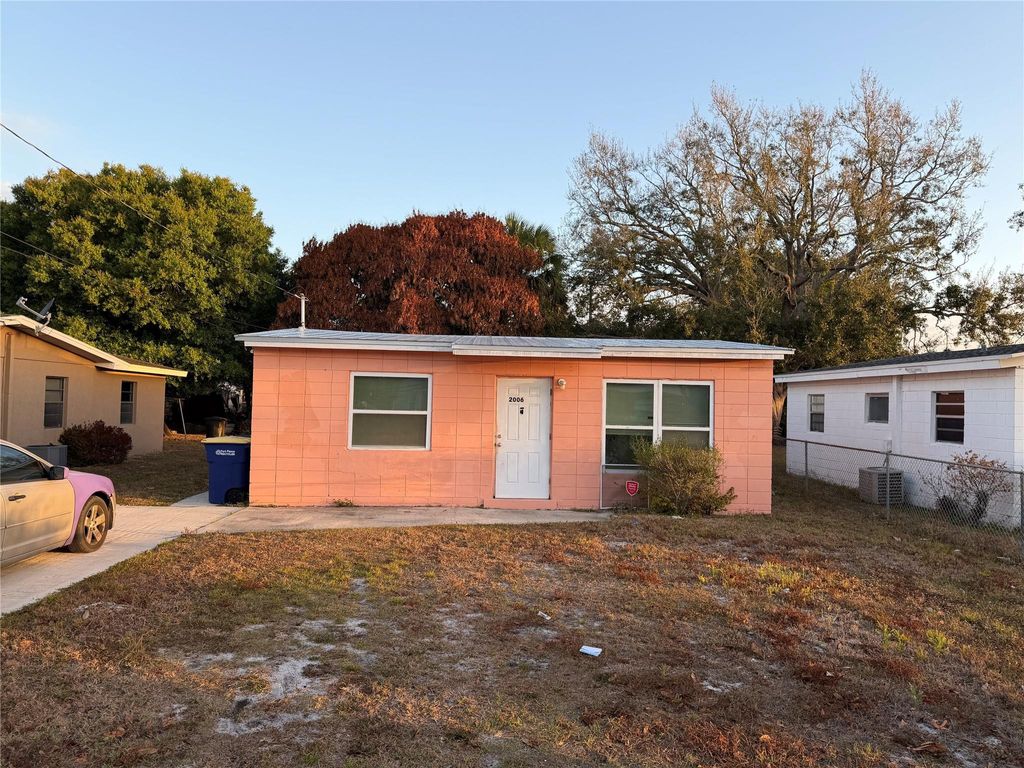 Photo of 2006 Avenue P, Fort Pierce, FL 34950 (MLS # F10555096)