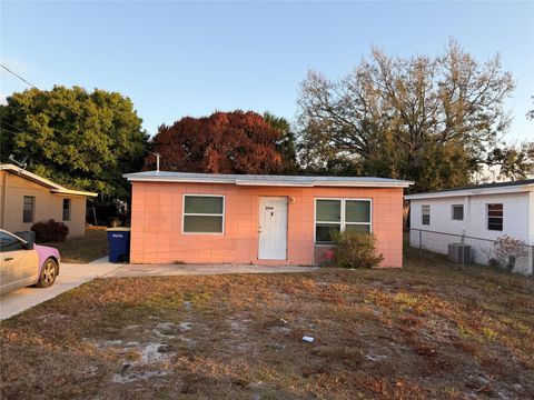 Photo of 2006 Avenue P, Fort Pierce, FL 34950 (MLS # F10555096)