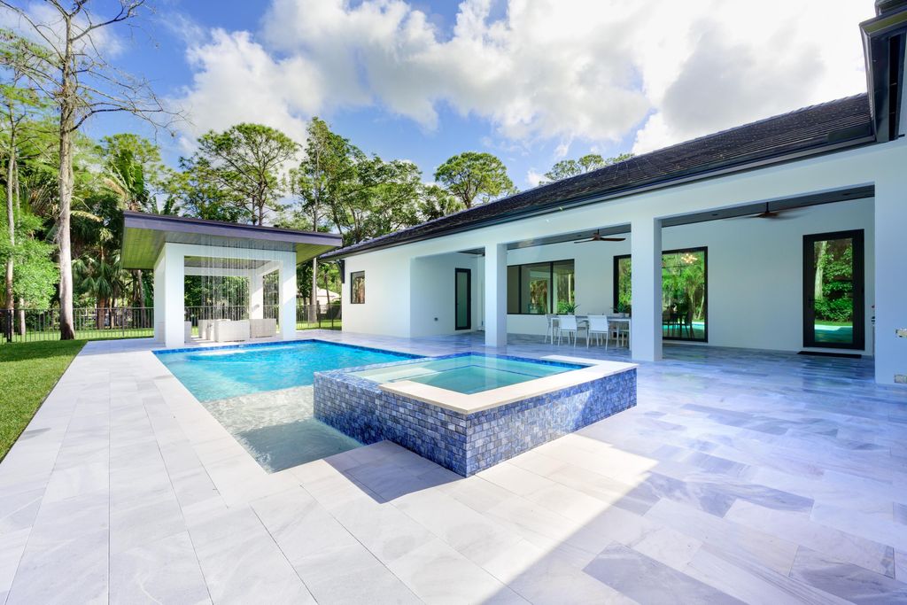 Photo of 15383 83rd Way N, Palm Beach Gardens, FL 33418 (MLS # R11079117)