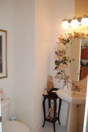 GREENWICH - Residential Lease